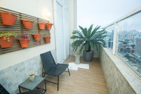 Apartamento à venda com 228m², 2 quartos e 4 vagas Apartamento à venda com 228m², 2 quartos e 4 vagasVaranda