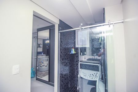 Apartamento à venda com 228m², 2 quartos e 4 vagas Apartamento à venda com 228m², 2 quartos e 4 vagasBanheiro da Suíte