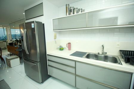 Apartamento à venda com 228m², 2 quartos e 4 vagas Apartamento à venda com 228m², 2 quartos e 4 vagasCozinha