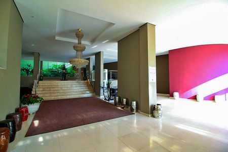 Apartamento à venda com 228m², 2 quartos e 4 vagas Apartamento à venda com 228m², 2 quartos e 4 vagasHall de entrada