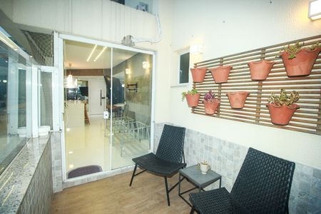Apartamento à venda com 228m², 2 quartos e 4 vagas Apartamento à venda com 228m², 2 quartos e 4 vagasVaranda