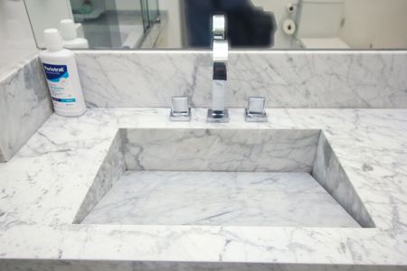 Apartamento à venda com 228m², 2 quartos e 4 vagas Apartamento à venda com 228m², 2 quartos e 4 vagasBanheiro da Suíte Master