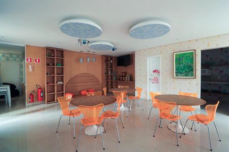 Apartamento à venda com 228m², 2 quartos e 4 vagas Apartamento à venda com 228m², 2 quartos e 4 vagasSalão de Festas