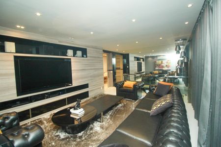 Apartamento à venda com 228m², 2 quartos e 4 vagas Apartamento à venda com 228m², 2 quartos e 4 vagasSala