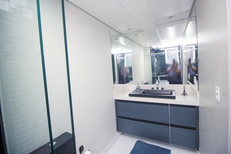 Apartamento à venda com 228m², 2 quartos e 4 vagas Apartamento à venda com 228m², 2 quartos e 4 vagasBanheiro da Suíte