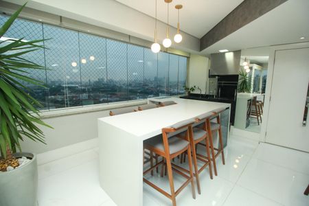 Apartamento à venda com 228m², 2 quartos e 4 vagas Apartamento à venda com 228m², 2 quartos e 4 vagasVaranda gourmet