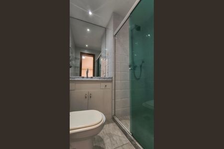 Apartamento à venda com 93m², 3 quartos e 2 vagas Apartamento à venda com 93m², 3 quartos e 2 vagasBanheiro da Suíte