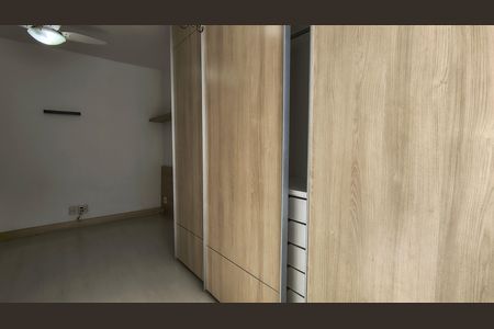 Apartamento à venda com 93m², 3 quartos e 2 vagas Apartamento à venda com 93m², 3 quartos e 2 vagasSuíte
