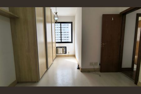 Apartamento à venda com 93m², 3 quartos e 2 vagas Apartamento à venda com 93m², 3 quartos e 2 vagasSuíte