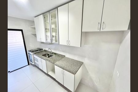 Apartamento à venda com 90m², 3 quartos e 2 vagasCozinha
