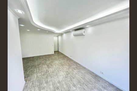 Apartamento à venda com 90m², 3 quartos e 2 vagasSala