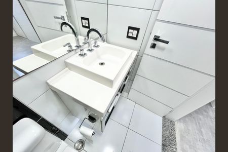 Apartamento à venda com 90m², 3 quartos e 2 vagasBanheiro da Suíte
