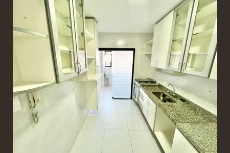 Apartamento à venda com 90m², 3 quartos e 2 vagasCozinha