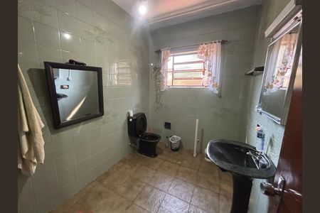 Casa à venda com 110m², 2 quartos e sem vagaBanheiro social