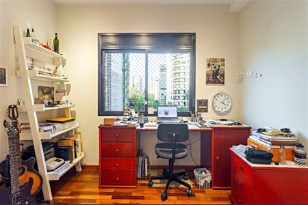 Apartamento à venda com 4 quartos, 217m² em Vila Nova Conceição, São Paulo