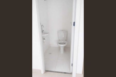 Banheiro de apartamento para alugar com 2 quartos, 46m² em Centro, Diadema