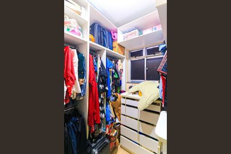 Apartamento à venda com 72m², 2 quartos e sem vaga Apartamento à venda com 72m², 2 quartos e sem vagaCloset da suíte 2