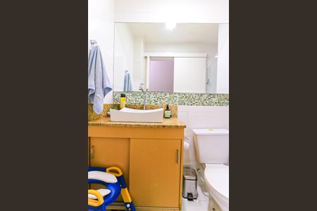 Apartamento à venda com 72m², 2 quartos e sem vaga Apartamento à venda com 72m², 2 quartos e sem vagaBanheiro Social