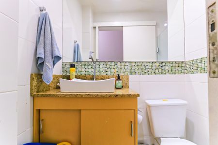 Apartamento à venda com 72m², 2 quartos e sem vaga Apartamento à venda com 72m², 2 quartos e sem vagaBanheiro Social