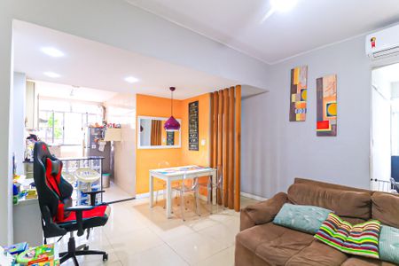 Sala de apartamento à venda com 2 quartos, 72m² em Todos Os Santos, Rio de Janeiro