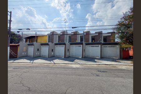 Casa à venda com 108m², 3 quartos e 2 vagasFoto 01