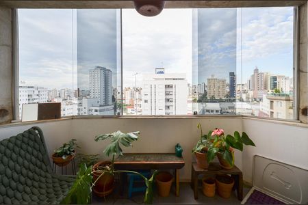 Apartamento à venda com 91m², 3 quartos e 2 vagas Apartamento à venda com 91m², 3 quartos e 2 vagasVaranda