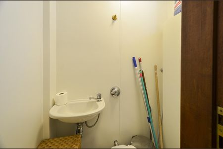 Apartamento à venda com 91m², 3 quartos e 2 vagas Apartamento à venda com 91m², 3 quartos e 2 vagasBanheiro de serviço