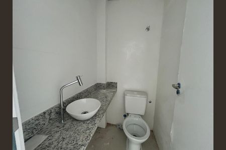 Banheiro de casa à venda com 2 quartos, 130m² em Santa Branca, Belo Horizonte