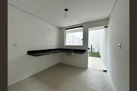 Cozinha de casa à venda com 2 quartos, 130m² em Santa Branca, Belo Horizonte