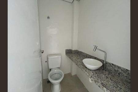 Banheiro  de casa à venda com 2 quartos, 130m² em Santa Branca, Belo Horizonte