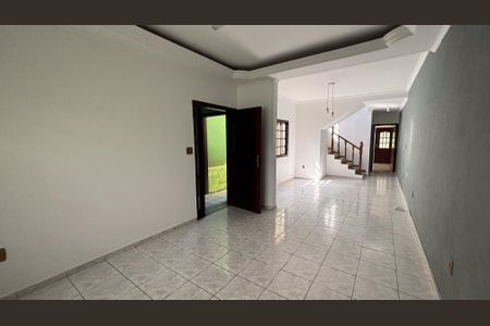 Sala de casa para alugar com 3 quartos, 159m² em Jardim California, Jacareí