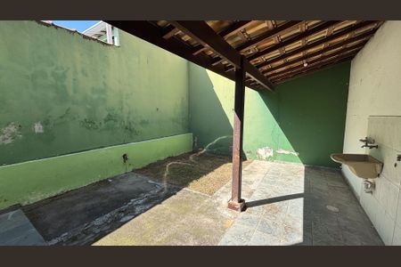 Casa para alugar com 159m², 3 quartos e sem vagaQuintal e Área de serviço