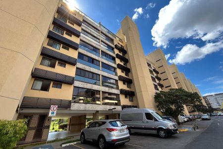 Apartamento para alugar com 147m², 4 quartos e 2 vagasFachada