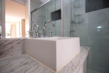 Apartamento para alugar com 147m², 4 quartos e 2 vagasBanheiro da Suíte 2