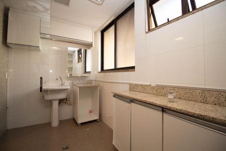 Apartamento para alugar com 147m², 4 quartos e 2 vagasÁrea de Serviço