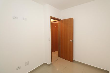 Quarto 2 de apartamento para alugar com 2 quartos, 45m² em Vila Mazzei, São Paulo