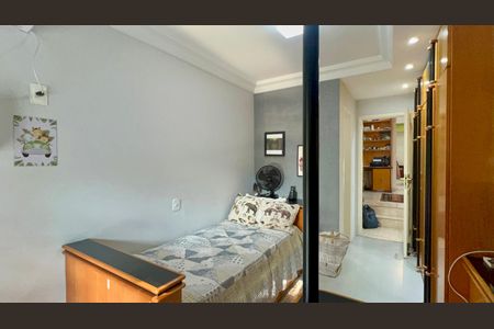 Casa de condomínio à venda com 450m², 3 quartos e 6 vagasSuíte 2