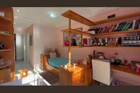 Casa de condomínio à venda com 450m², 3 quartos e 6 vagasSuíte 1