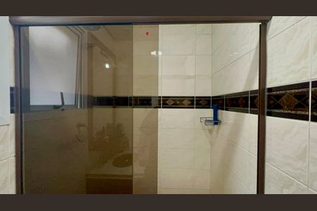 Casa de condomínio à venda com 450m², 3 quartos e 6 vagasBanheiro da Suíte 2