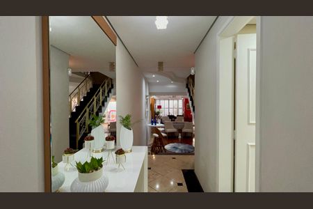 Casa de condomínio à venda com 450m², 3 quartos e 6 vagasHall de entrada