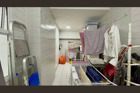 Casa de condomínio à venda com 450m², 3 quartos e 6 vagasDeposito