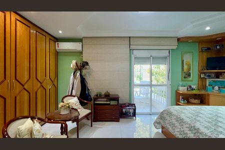 Casa de condomínio à venda com 450m², 3 quartos e 6 vagasSuíte 3