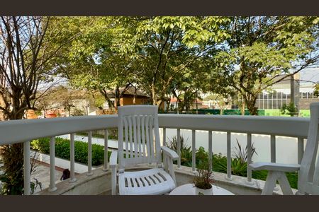 Casa de condomínio à venda com 450m², 3 quartos e 6 vagasVaranda da Suite 3