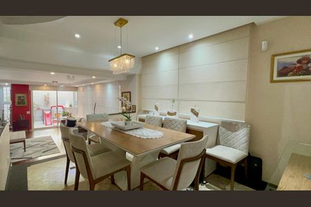 Casa de condomínio à venda com 450m², 3 quartos e 6 vagasSala de Jantar