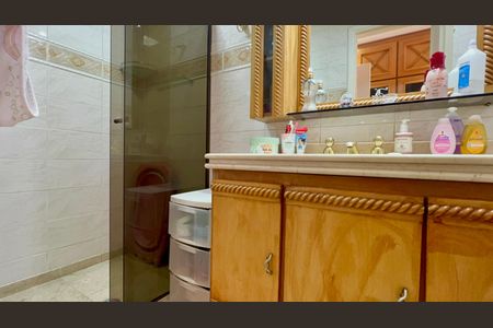 Casa de condomínio à venda com 450m², 3 quartos e 6 vagasBanheiro da Suíte 1