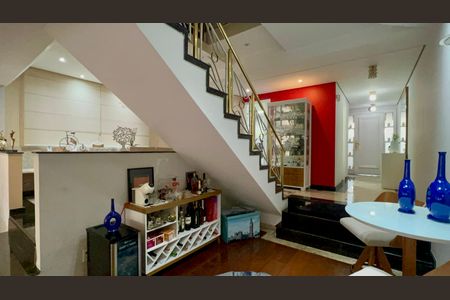 Casa de condomínio à venda com 450m², 3 quartos e 6 vagasDetalhe