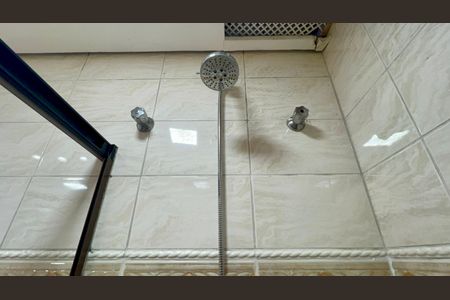 Casa de condomínio à venda com 450m², 3 quartos e 6 vagasBanheiro da Suíte 1