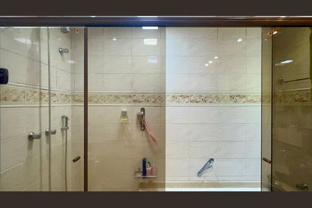 Casa de condomínio à venda com 450m², 3 quartos e 6 vagasBanheiro da Suíte 3