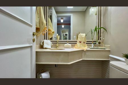 Casa de condomínio à venda com 450m², 3 quartos e 6 vagasLavabo