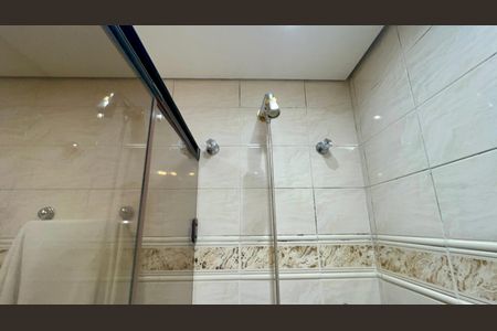 Casa de condomínio à venda com 450m², 3 quartos e 6 vagasBanheiro da Suíte 3